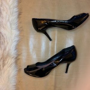 Vince Camuto black patent leather heels size 7.5